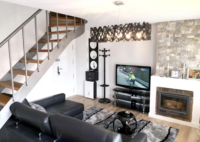 Charming In With Sea And Mountain Views *