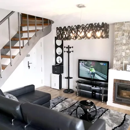 Charming In With Sea And Mountain Views *