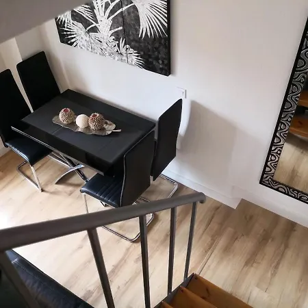 Charming In With Sea And Mountain Views Apartman